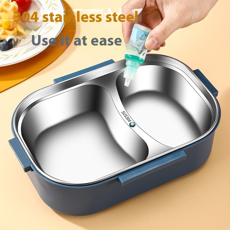 Lunch box, adding sauce